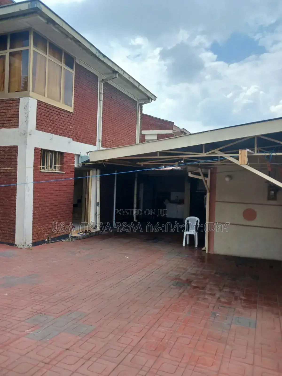 Furnished 6bdrm House in Ayat House, Yeka for sale