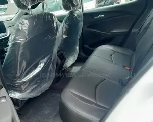 New Chevrolet Menlo 61.1 kWh FWD 2023 White