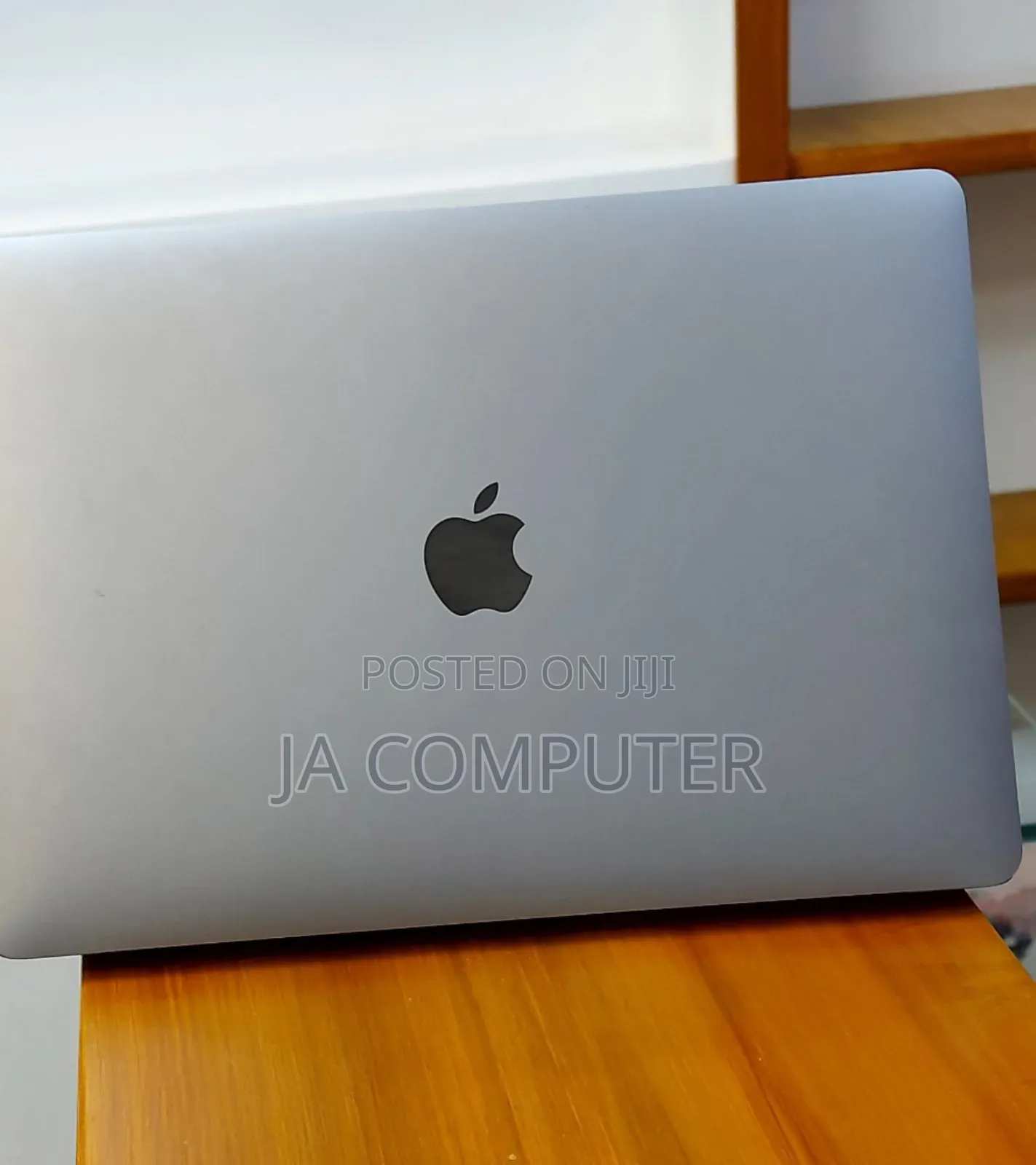 New Laptop Apple MacBook Air 2020 M1 8GB Apple M1 SSD 256GB