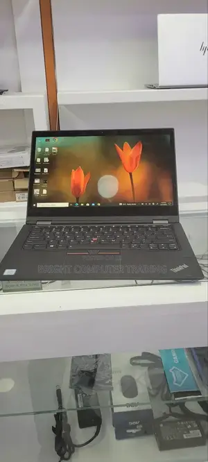 Photo - New Laptop Lenovo ThinkPad Yoga 16GB Intel Core I5 SSD 512GB