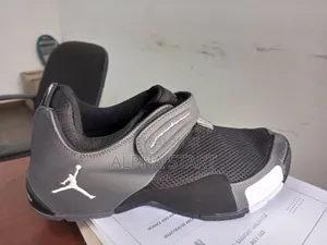 Original Jordan Lx2
 Made in Vietnam 