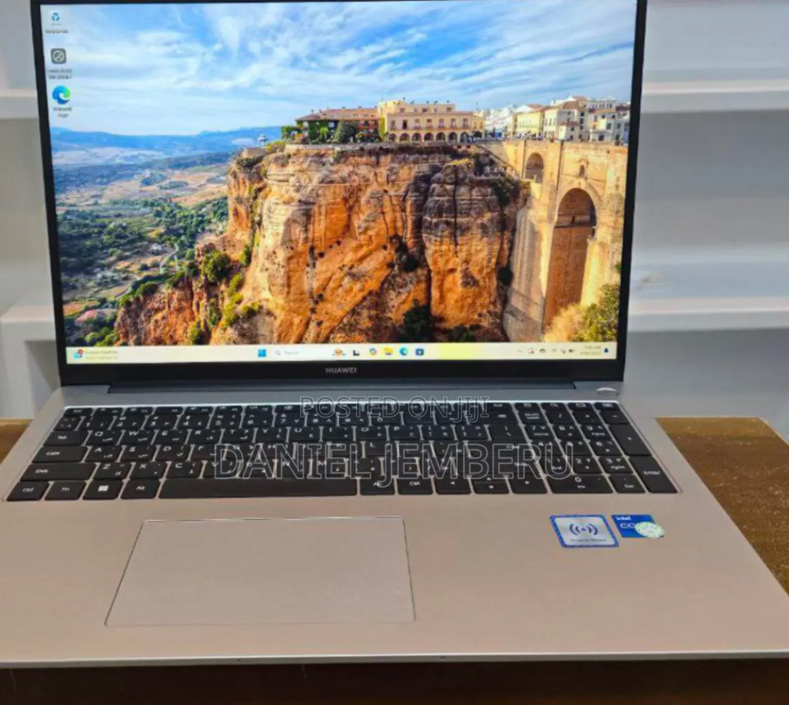 New Laptop Huawei MateBook 13 WRT-W19E 16GB Intel Core I7 SSD 512GB