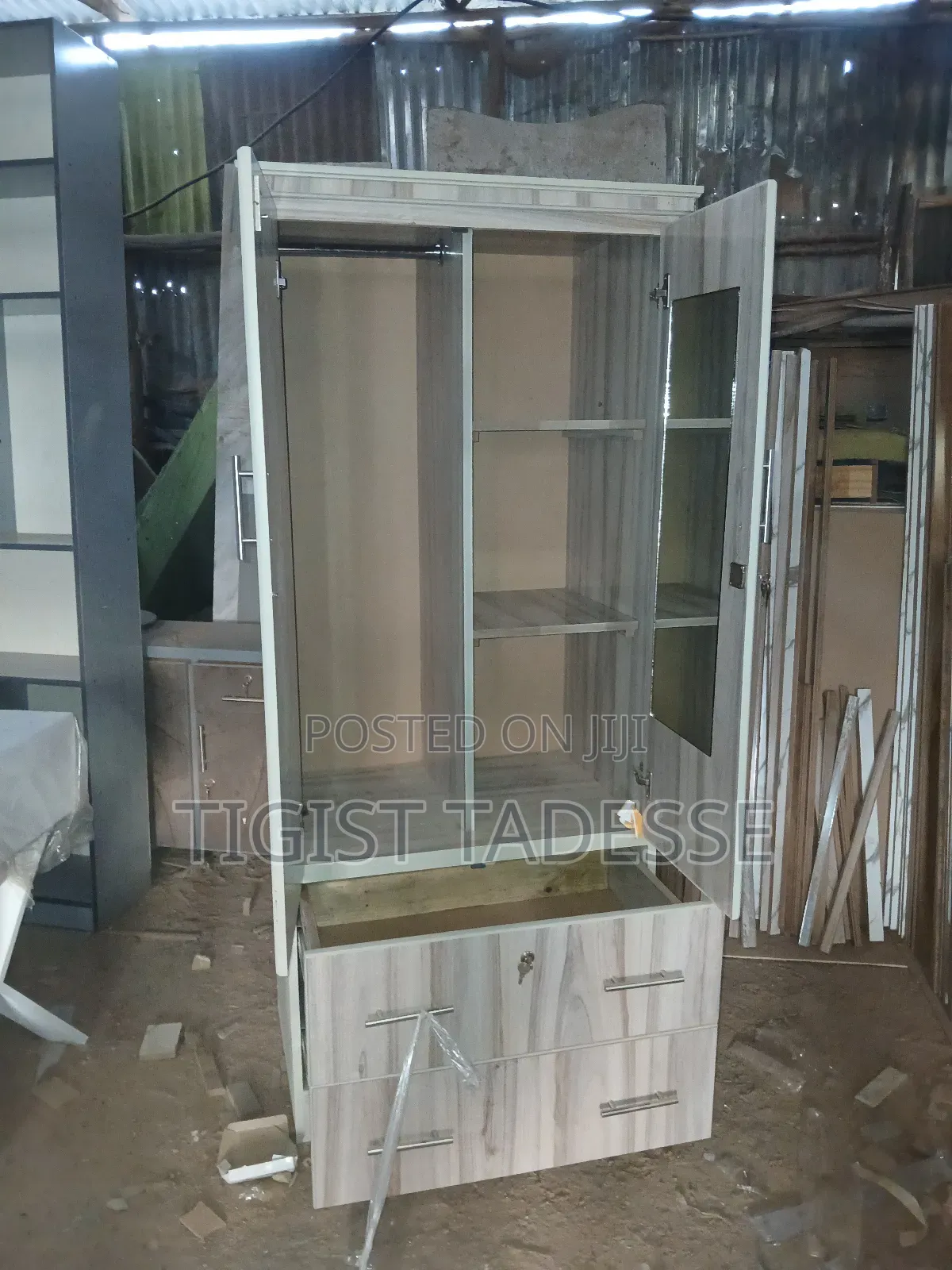 አካፋይ ያለው ላምኔት ቁም ሳጥን 80cm ፅድት ተደርጎ የተሠራ