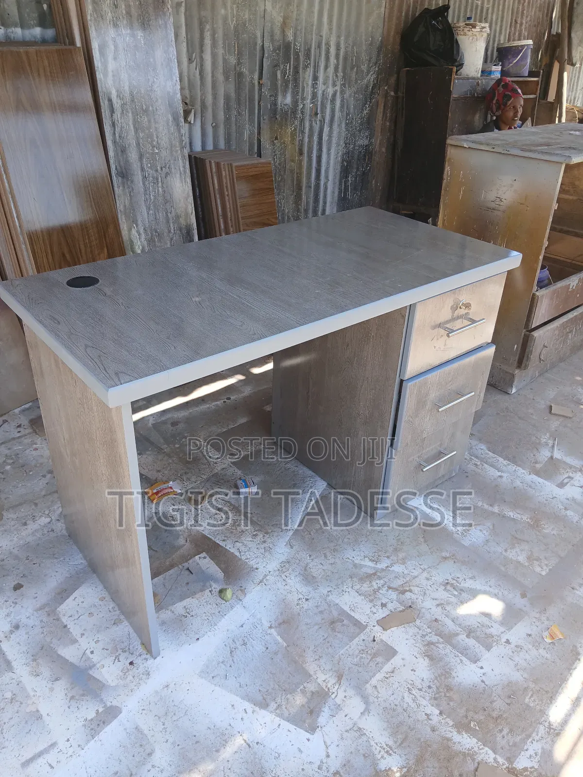 Computer Table 601*20cm ለቢሮ በብዛትና በጥራት እንሠራለን ይደውሉ።
