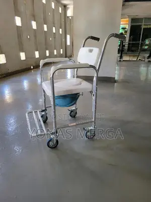 Shower Bedside Commode፭工ፖፖቼር匣toilet With Roller Shower Chair