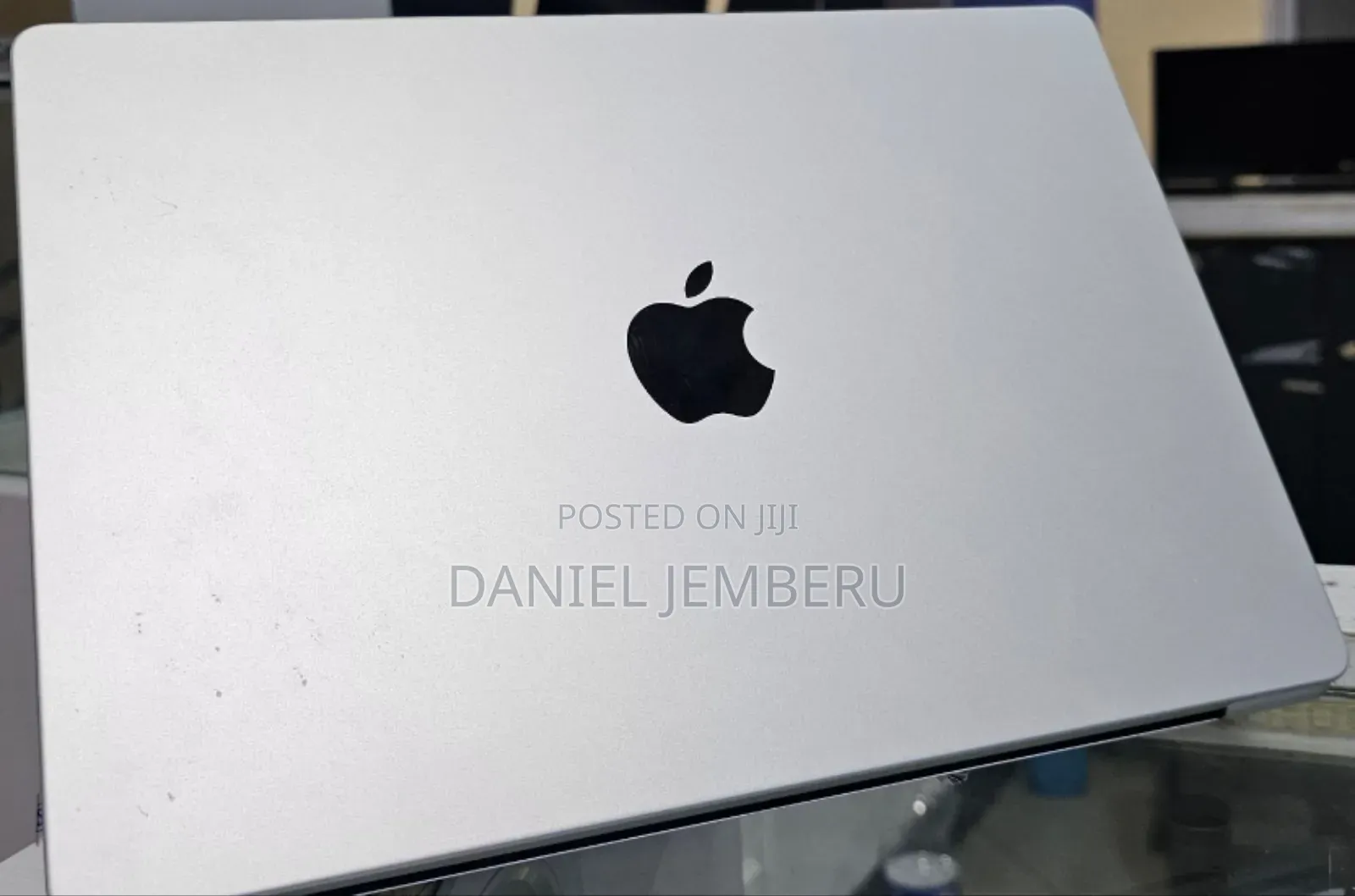 New Laptop Apple MacBook Pro 2023 M3 14-Inch 8GB Apple M3 SSD 512GB