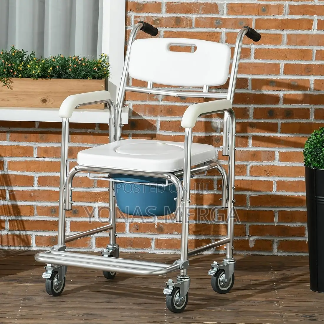 3-in-1 Commode Chair:This Multifunctional፫宧potty Chair€%ፖፖቼር