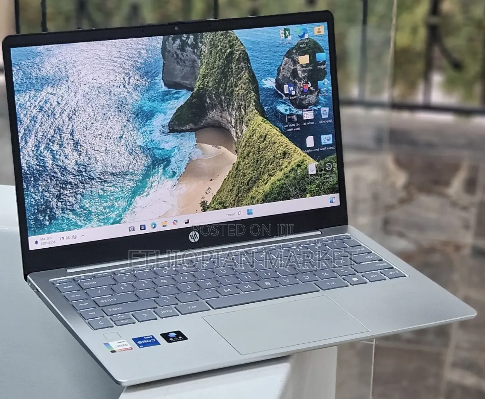 New Laptop HP 14-Dq1025cl 8GB Intel Core I5 SSD 512GB