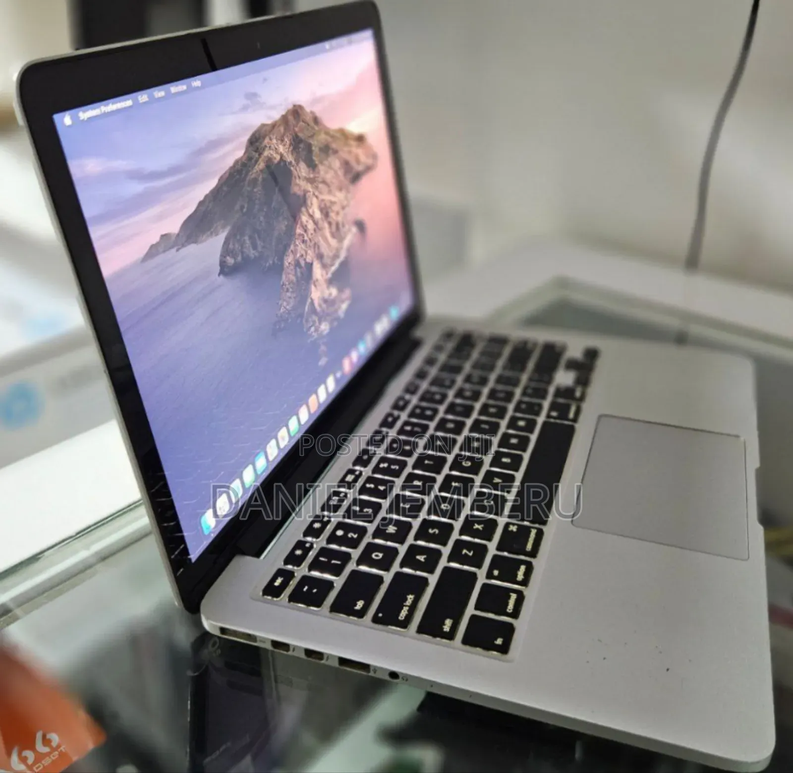 New Laptop Apple MacBook Pro 2015 8GB Intel Core I5 SSD 500GB