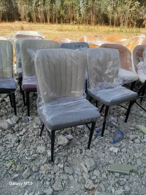 Photo - Dining ለሆቴል ለካፌ ወምበርና ጠረጼዛ ይፈልጋሉ እንዲያውስ