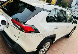 Toyota RAV4 2020 White