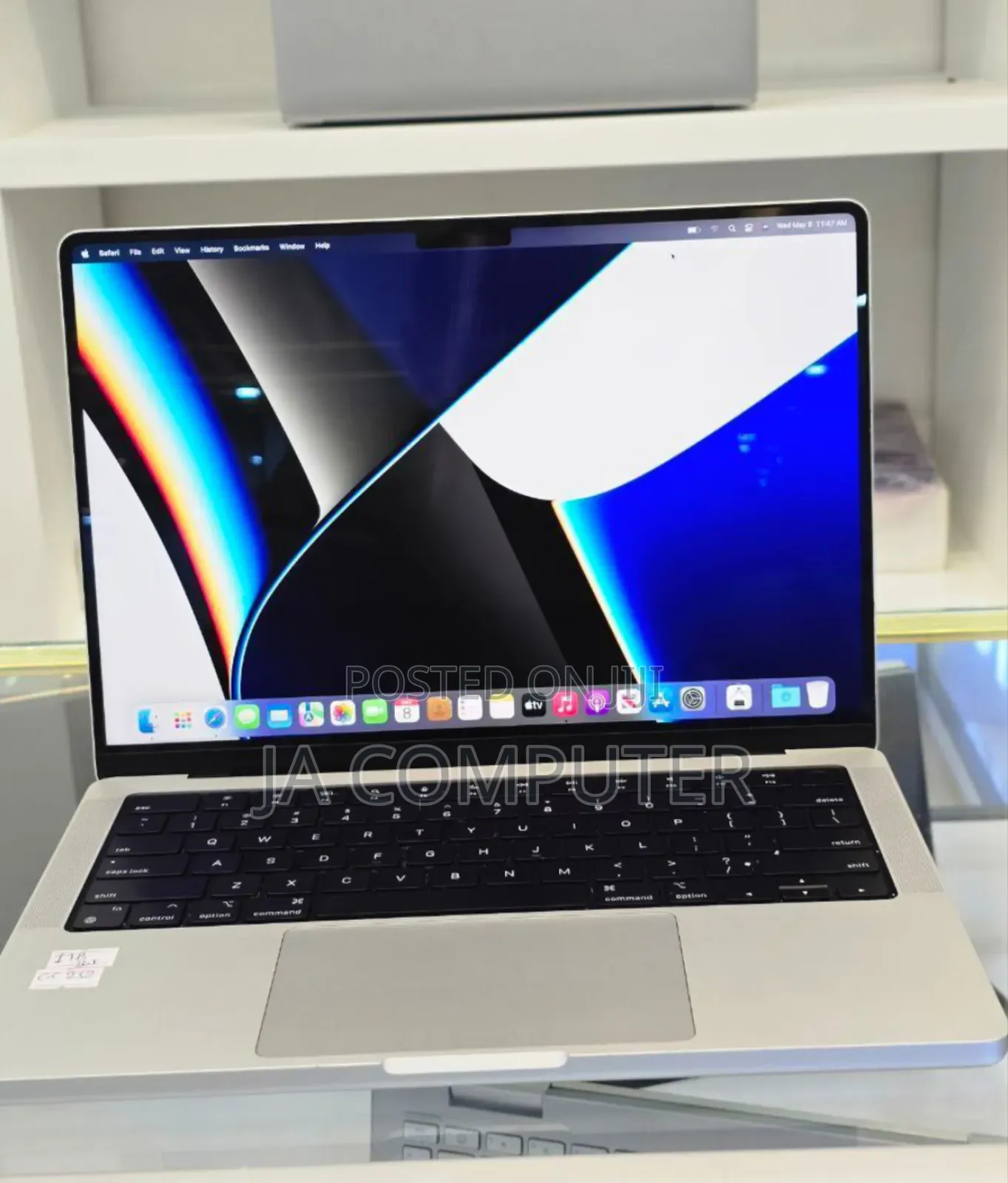 New Laptop Apple MacBook Pro 2021 M1 16GB Apple M1 SSD 512GB