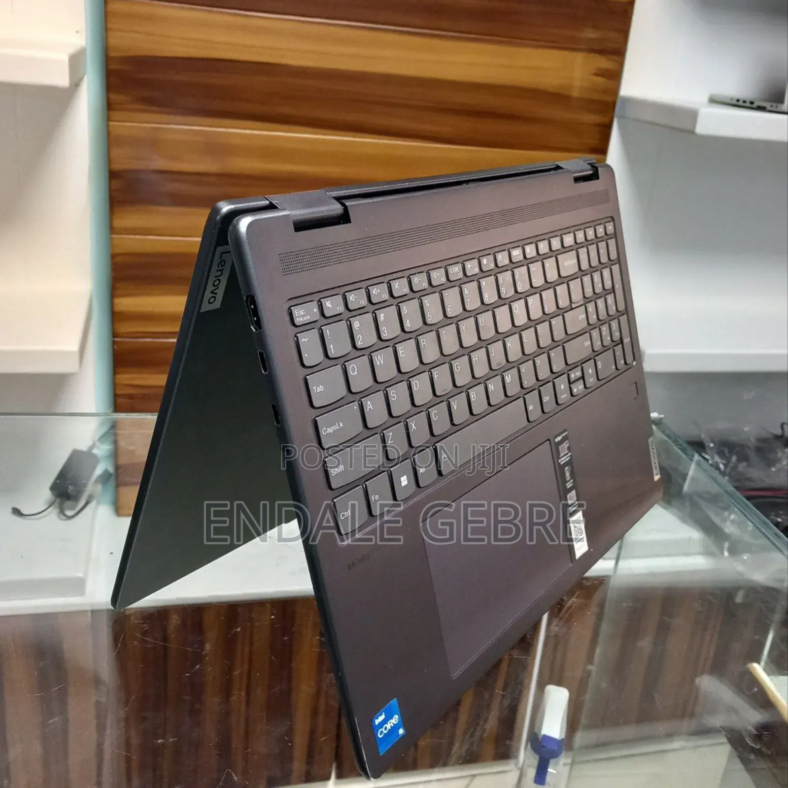 New Laptop Lenovo Yoga 7i 8GB Intel Core I7 SSD 512GB