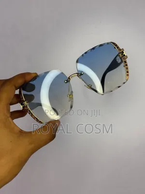 Elegant Louis Vuitton Sunglasses for Women