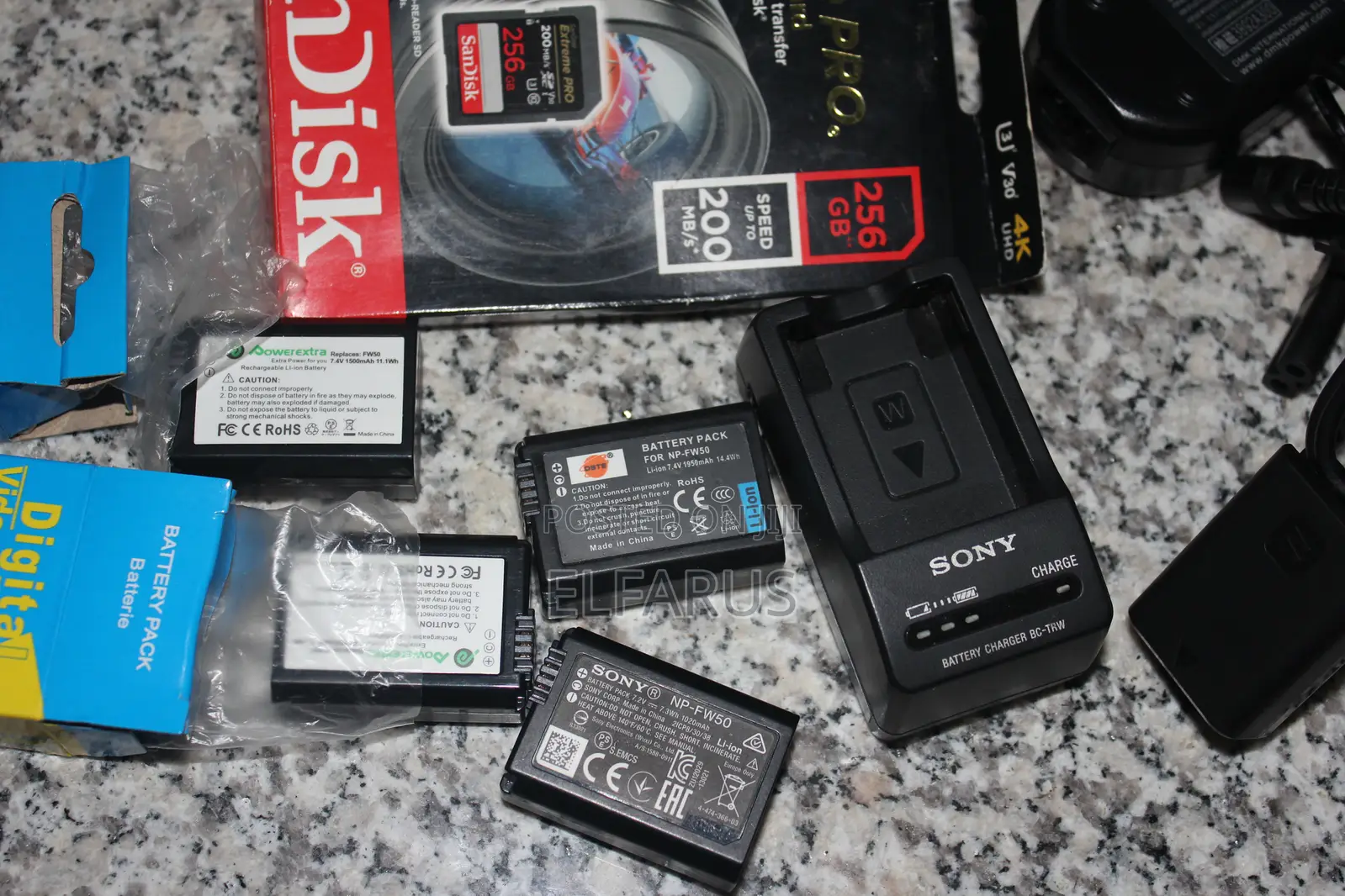 Sony Alpha A6500 + 1.4f Sigma + Sony 28-70mm + 4 Batteries