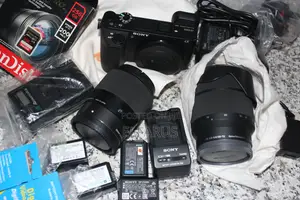 Sony Alpha A6500 + 1.4f Sigma + Sony 28-70mm + 4 Batteries