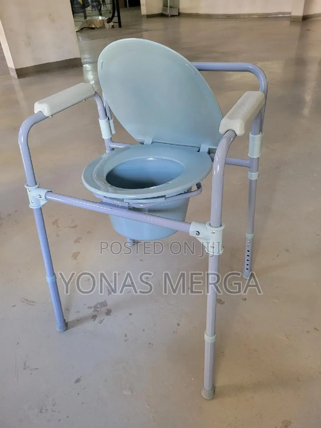 Commode Chair Padded Toilet Seat፵囤self-Contained Commode