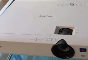 Photo - Brand New Sony Projector Model Name VPL-DX100