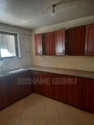 5bdrm House in G+1 House, Bole for rent
