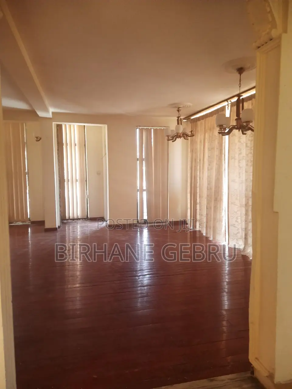 5bdrm House in G+1 House, Bole for rent