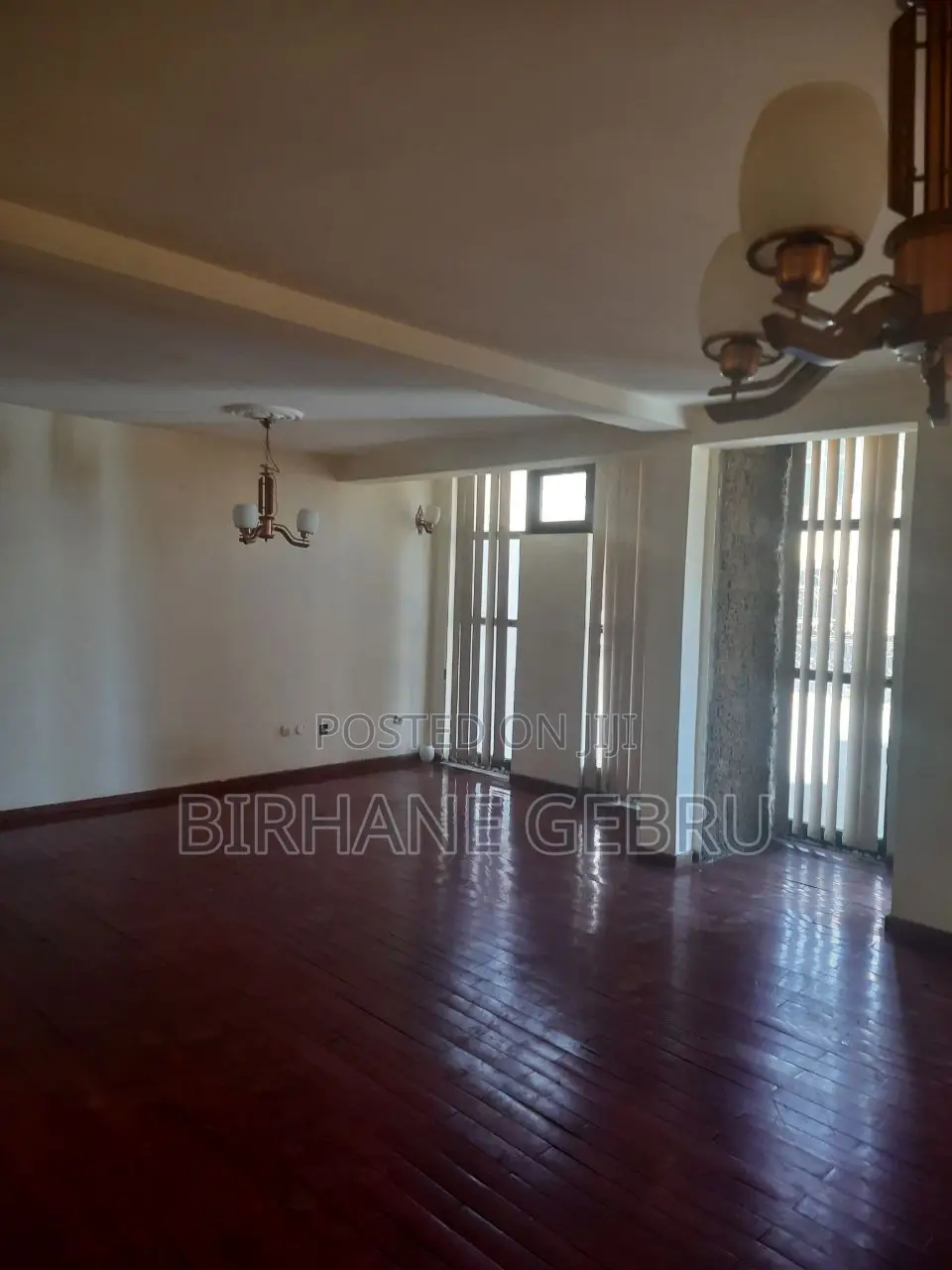 5bdrm House in G+1 House, Bole for rent