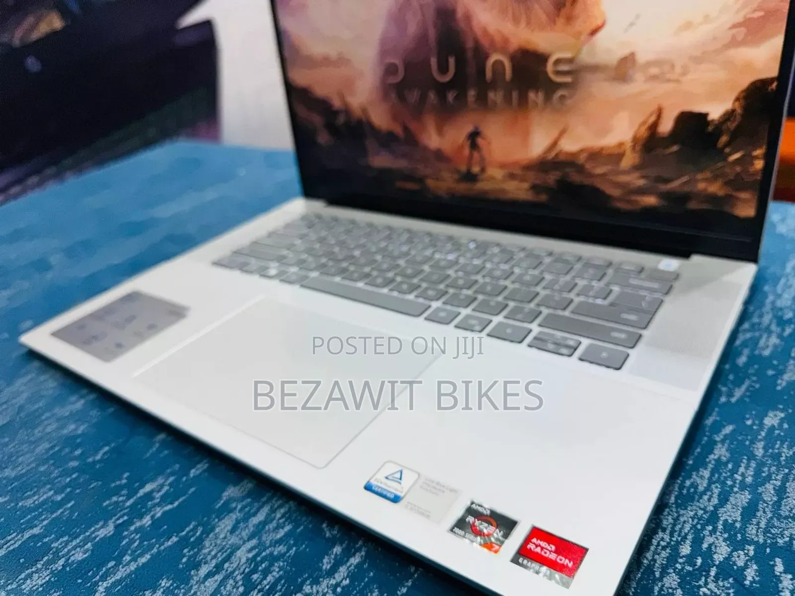 New Laptop Dell 16GB AMD Ryzen 7 SSD 512GB