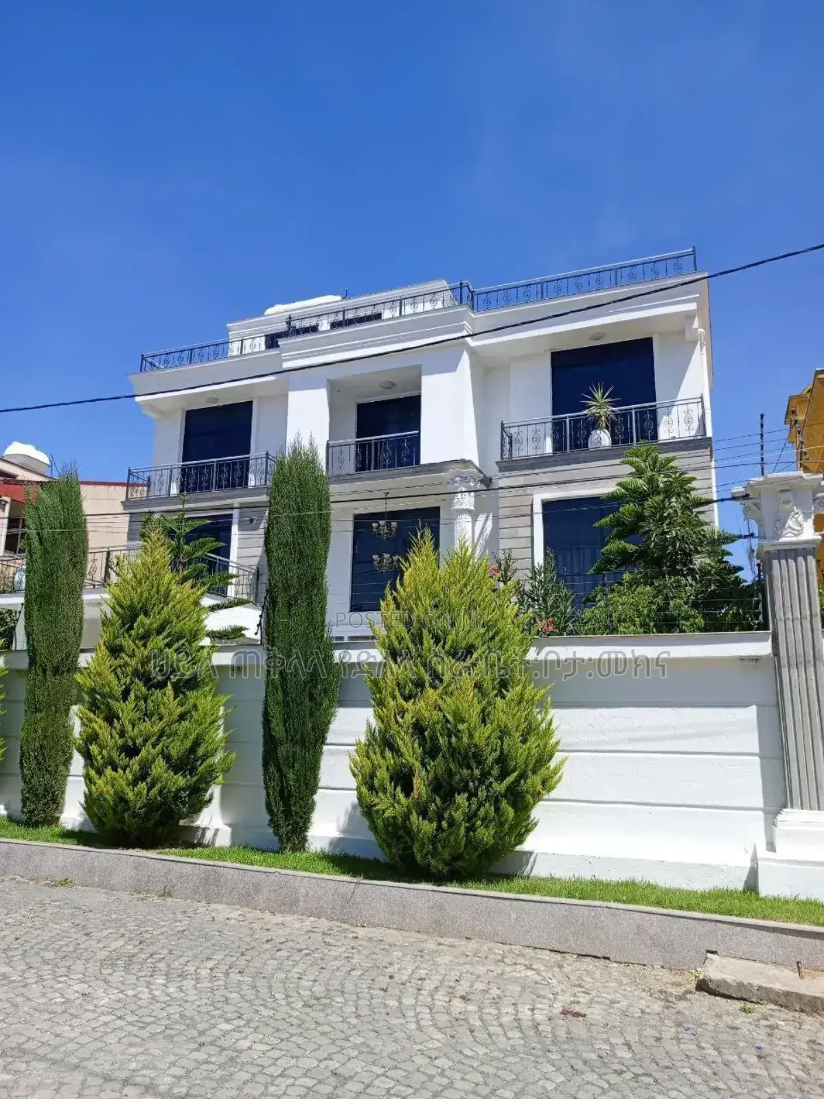 Furnished 10bdrm Townhouse/Terrace in Ayat Area, Yeka for sale