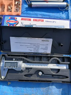 Photo - Digital Mesurig Calipers Calipers