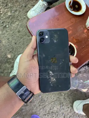 Photo - Apple iPhone 11 128 GB Black