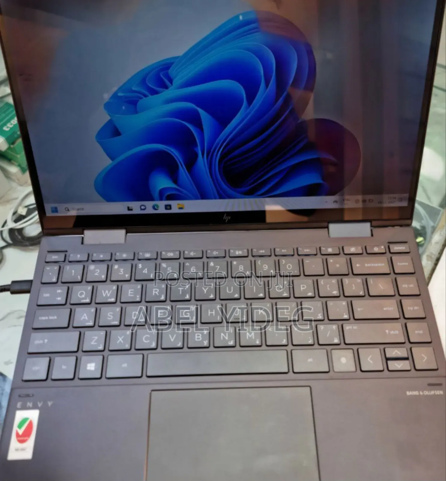 New Laptop HP Envy X360 8GB Intel Core I7 SSD 1T