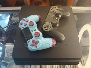 Photo - Playstation 4 Slim 2 Joystick Alew Ande Lay