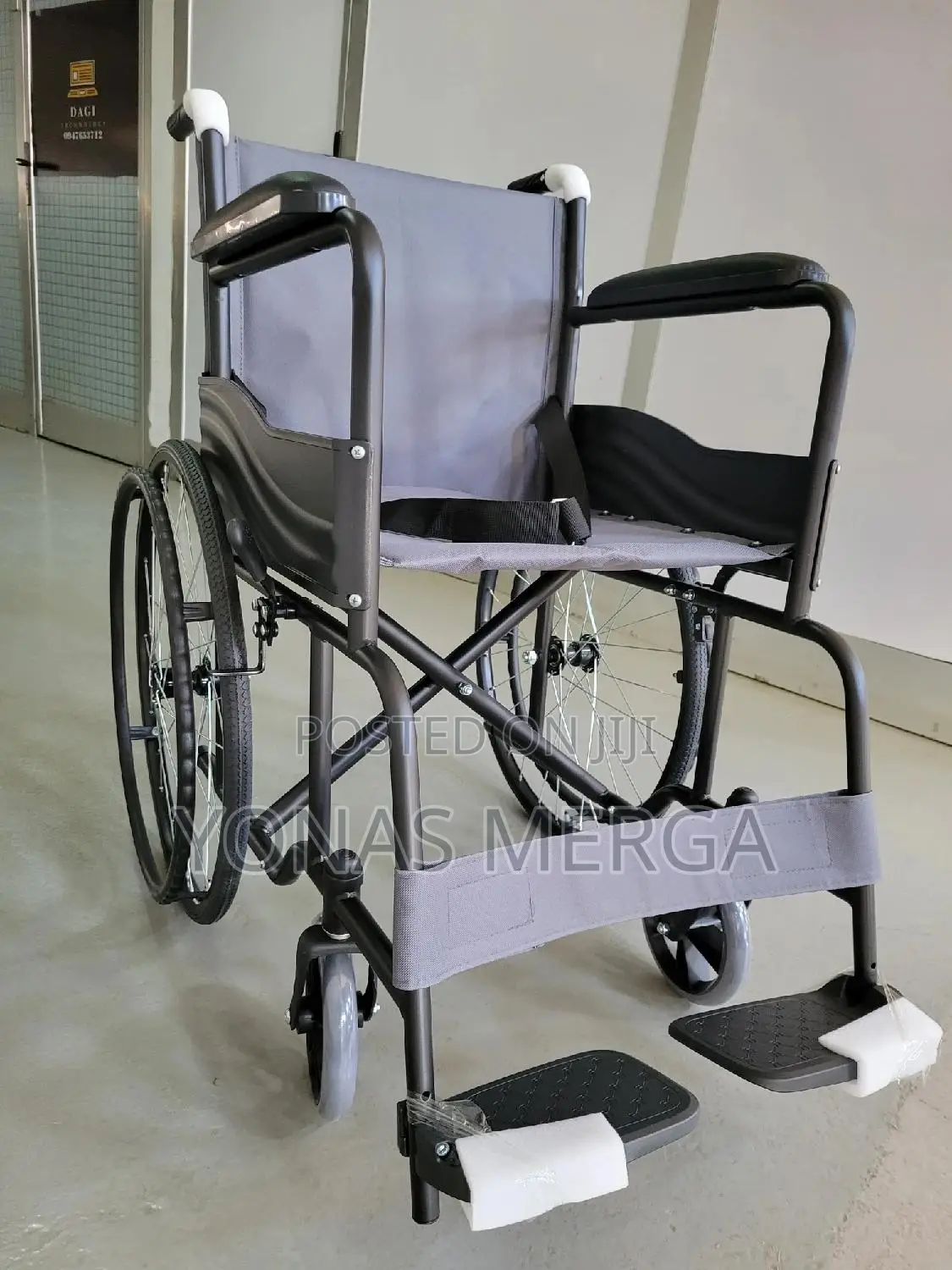 Wheelchair Portable Withbrake℞吨adjustable Pedal፶指wheelchair