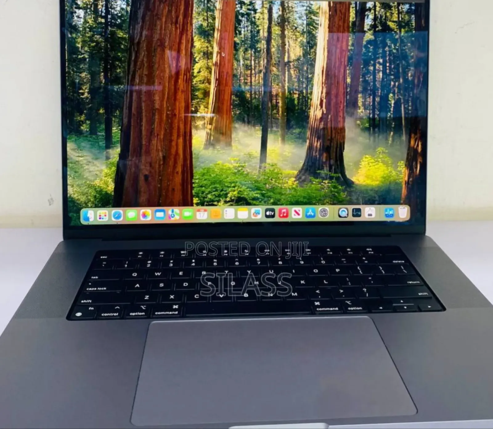 New Laptop Apple MacBook Pro M1 16GB Apple M1 Pro SSD 512GB
