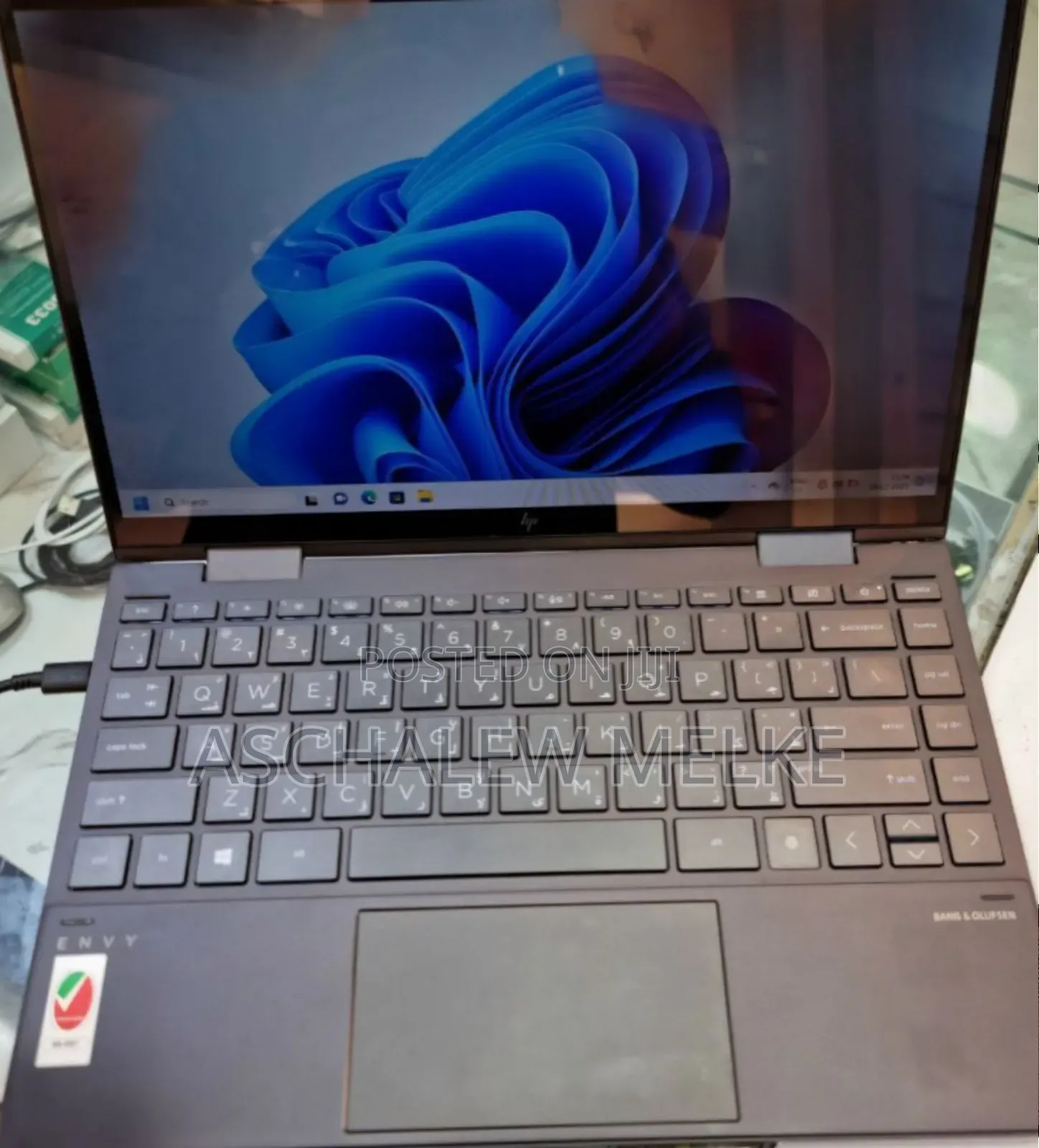 New Laptop HP Envy X360 8GB Intel Core I7 SSD 1T