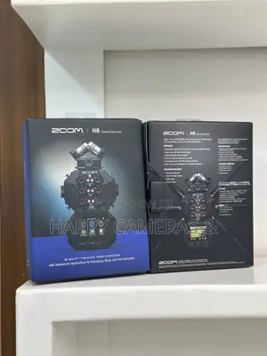 Photo - Zoom H8 8-Input / 12-Track Portable Handy Recorder