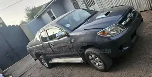 Toyota Hilux 2006 Gray