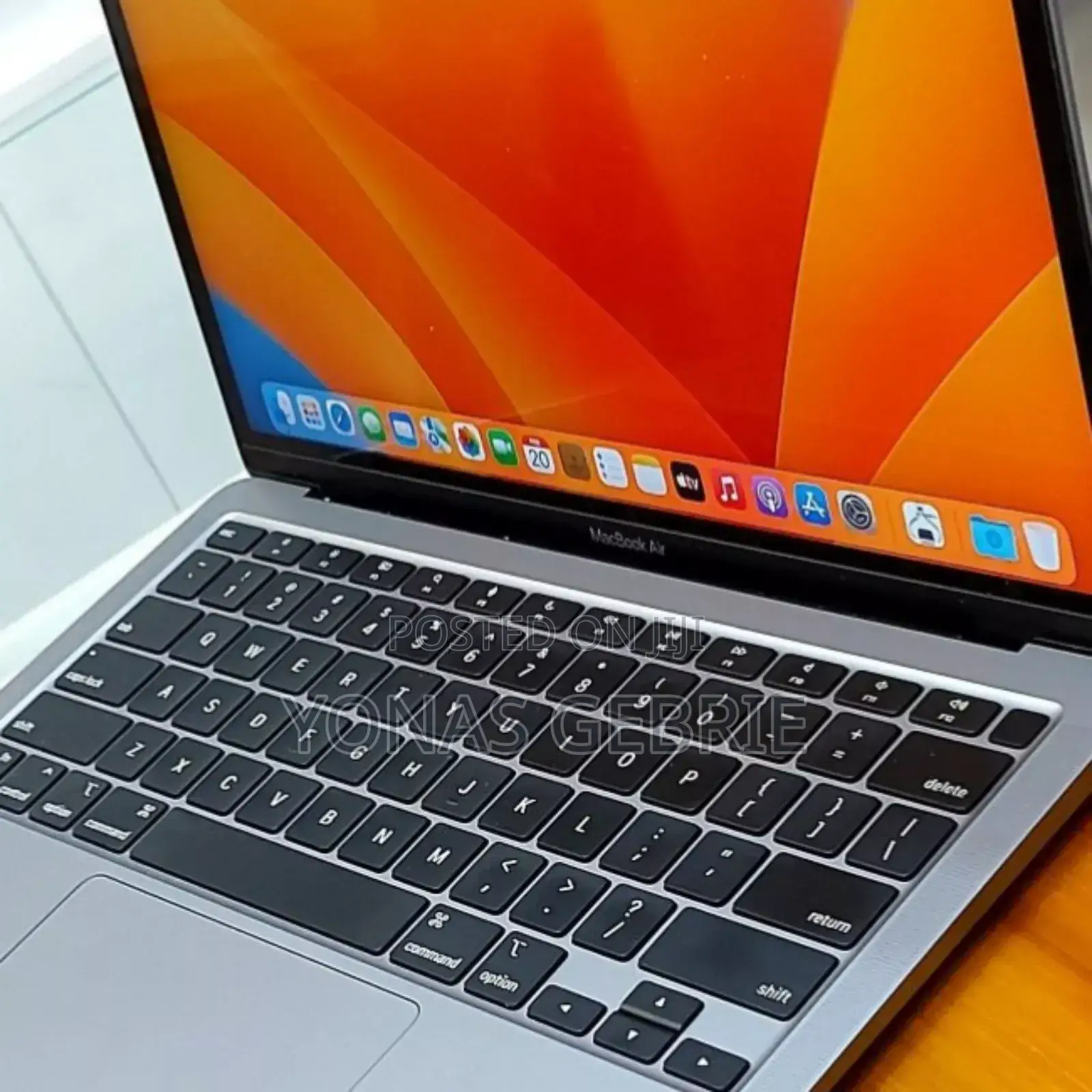 New Laptop Apple MacBook Air 2020 M1 8GB Apple M1 SSD 256GB