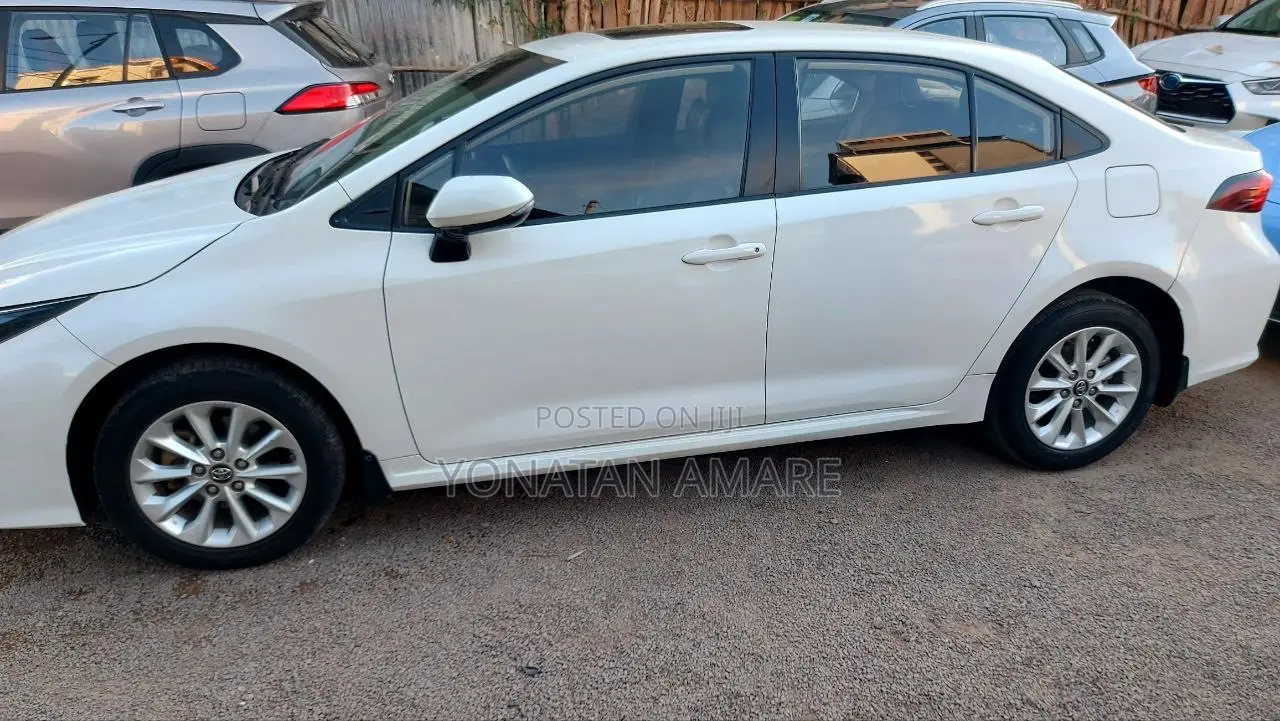 Toyota Corolla 2022 White