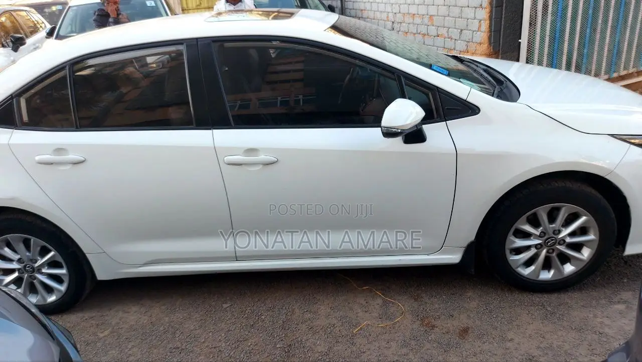 Toyota Corolla 2022 White