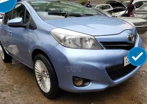 Toyota Yaris 2012 Gray