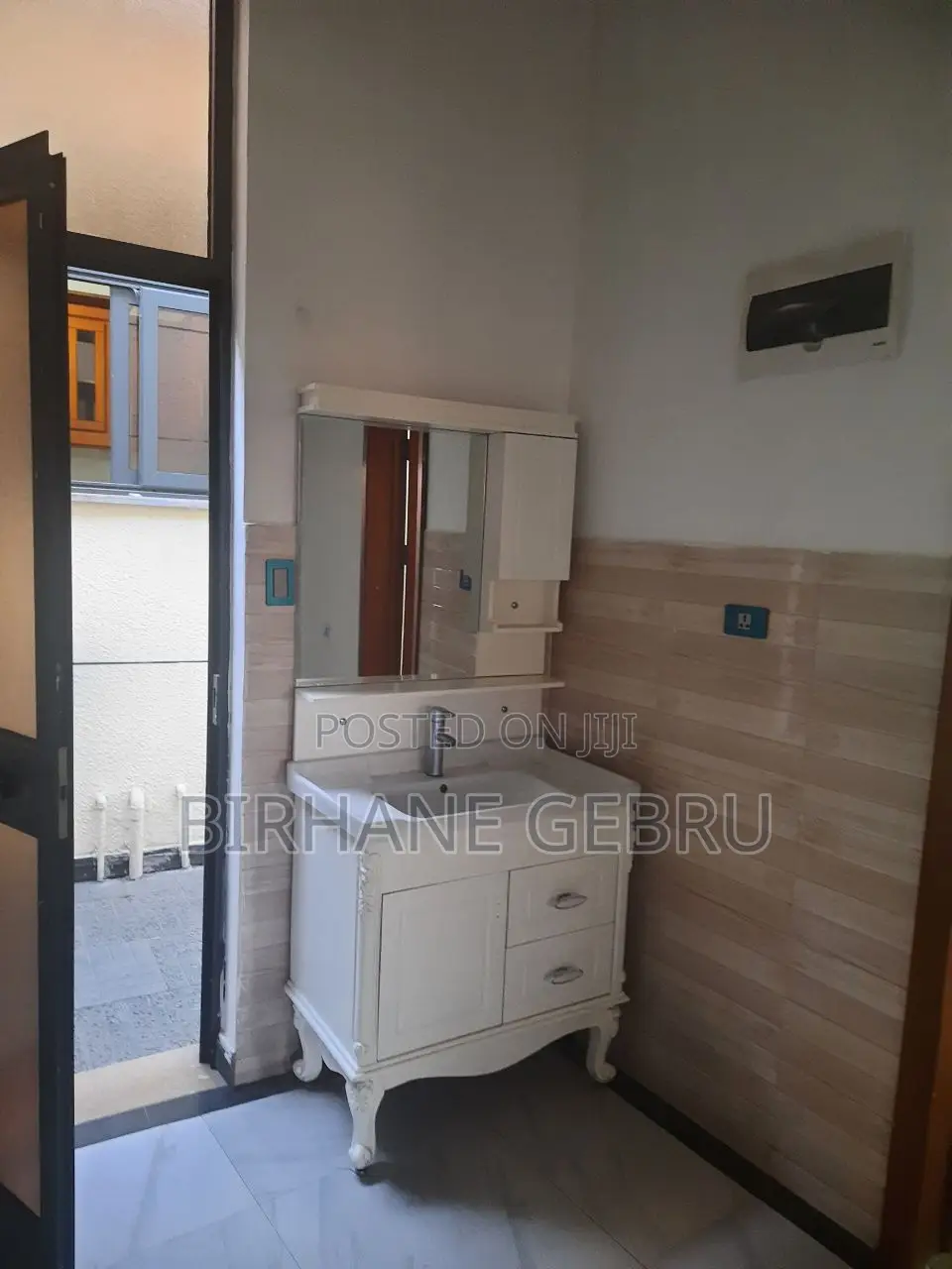 5bdrm Villa in Villa House, Bole for rent