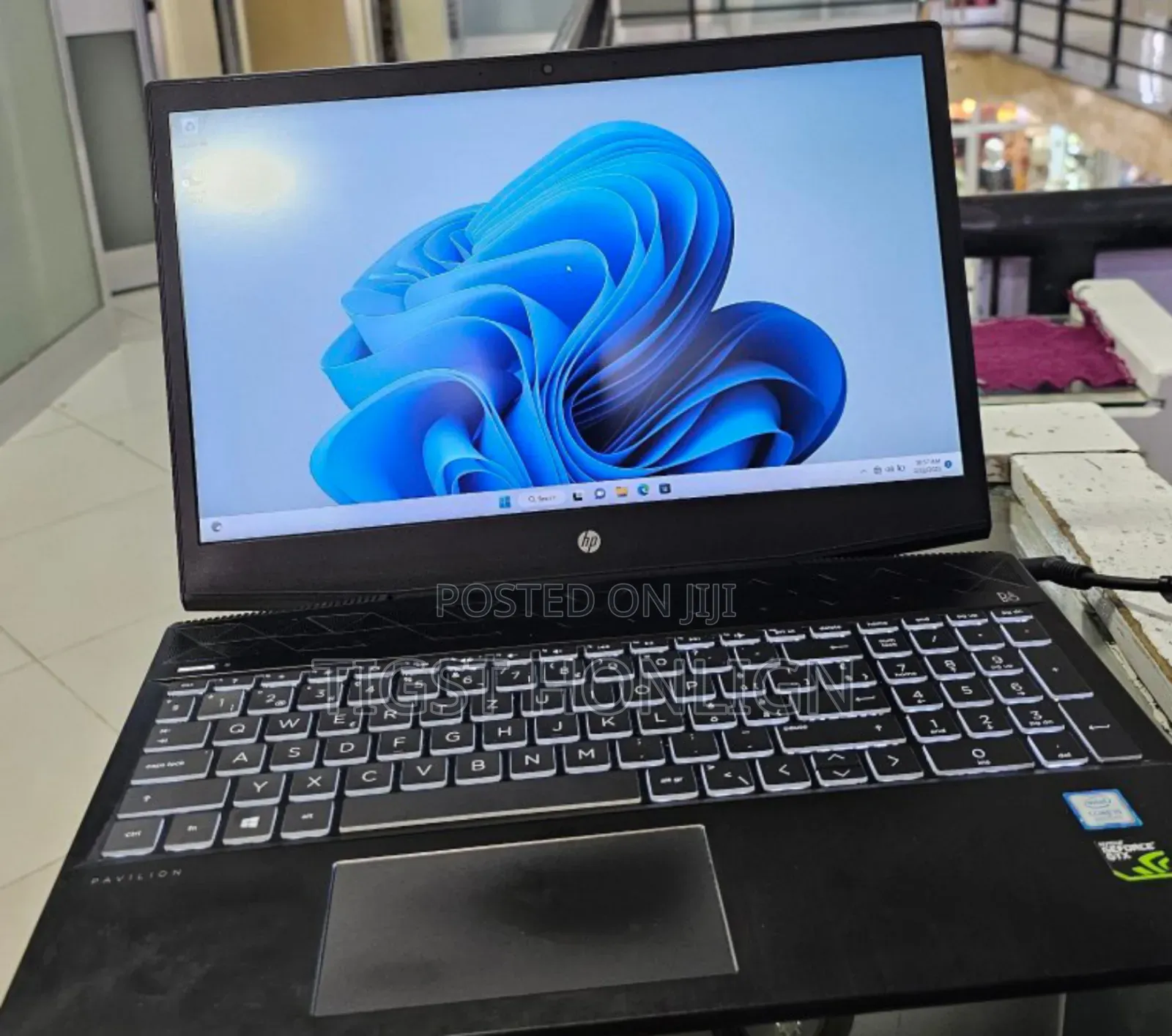 New Laptop HP Pavilion 15 8GB Intel Core I5 SSD 256GB