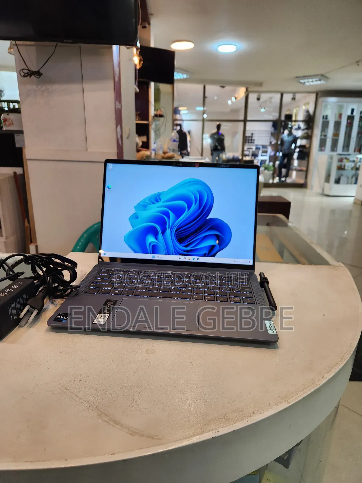 New Laptop Lenovo Yoga 7i 16GB Intel Core I7 SSD 1T