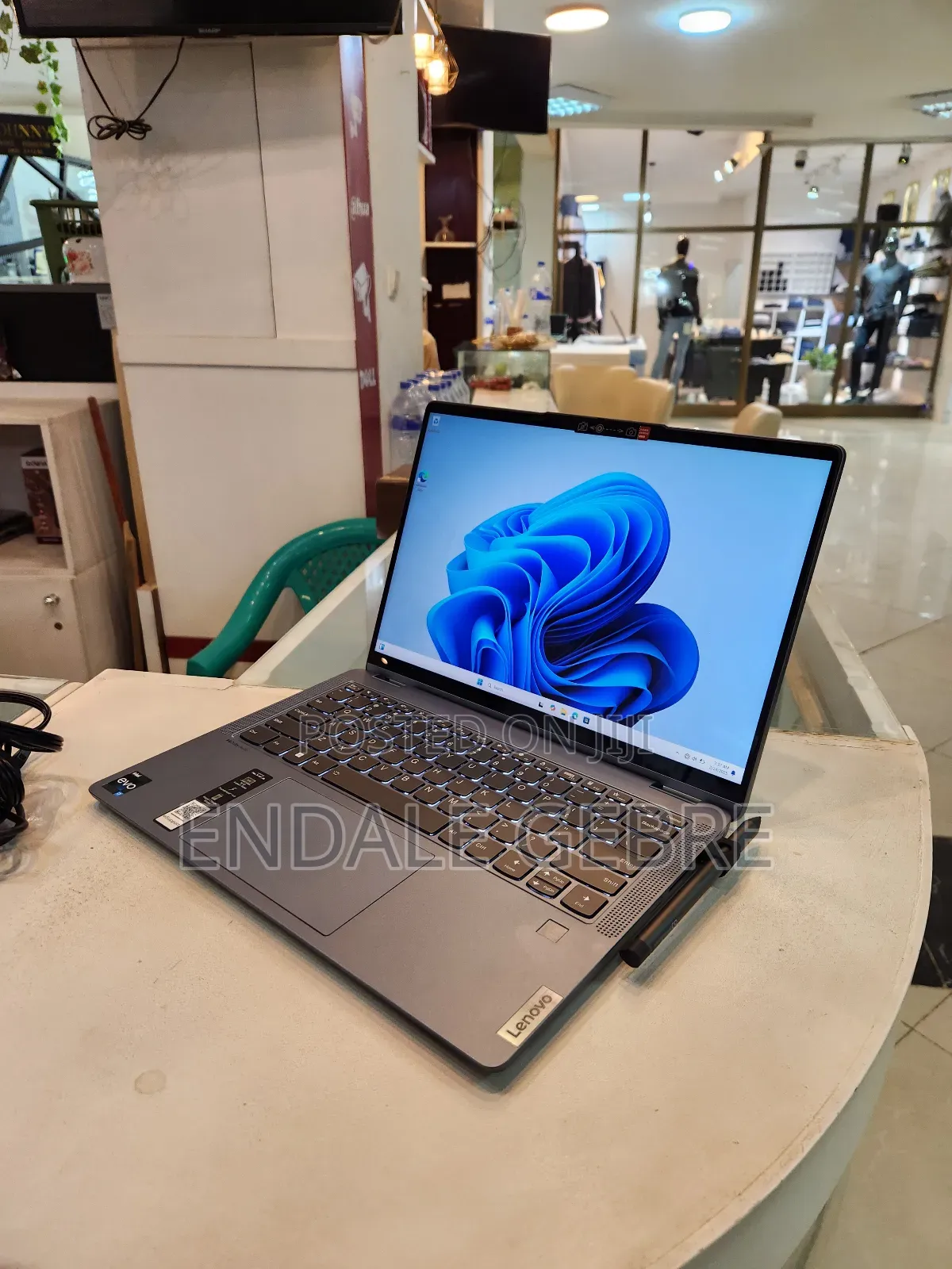 New Laptop Lenovo Yoga 7i 16GB Intel Core I7 SSD 1T