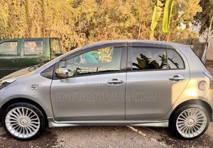 Toyota Yaris 2007 Gray