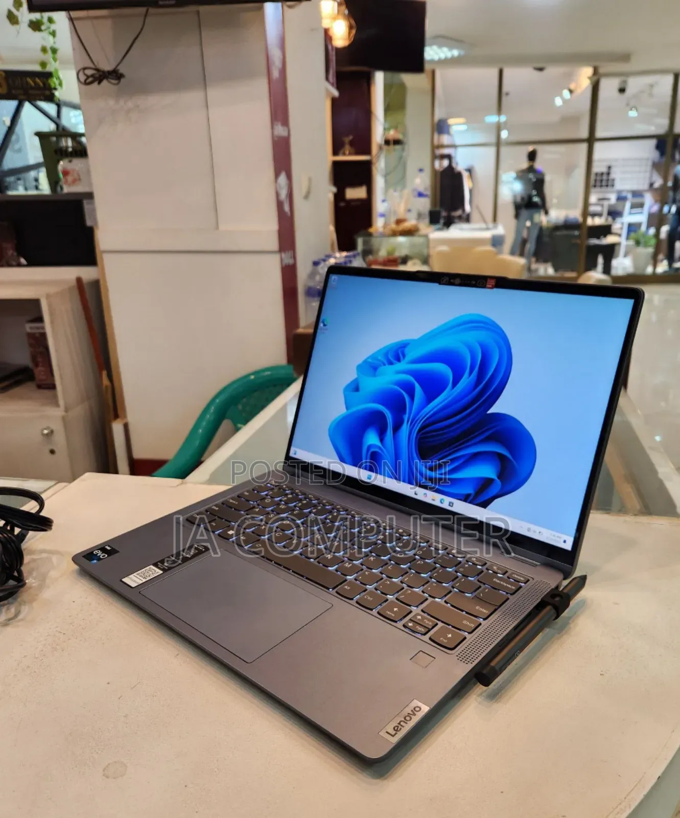 New Laptop Lenovo Yoga 7i 16GB Intel Core I7 SSD 1T