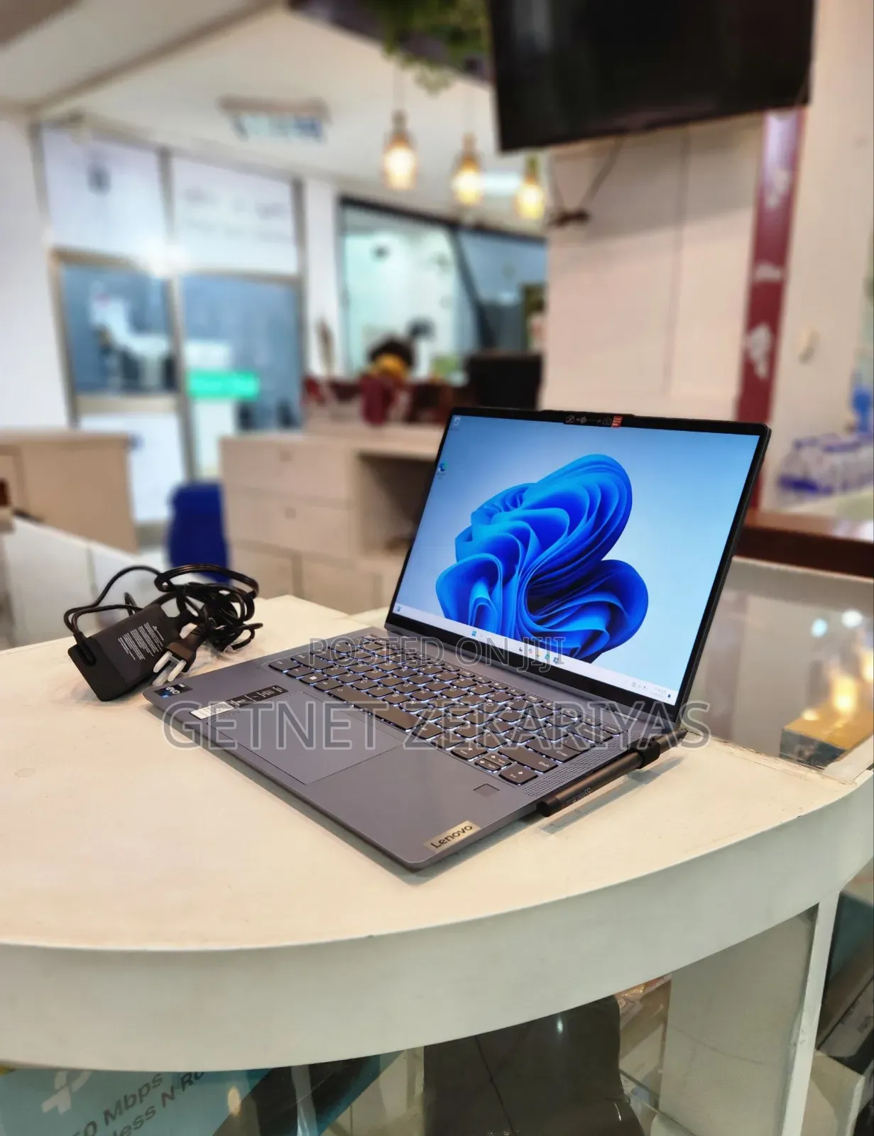 New Laptop Lenovo Yoga 7i 16GB Intel Core I7 SSD 1T