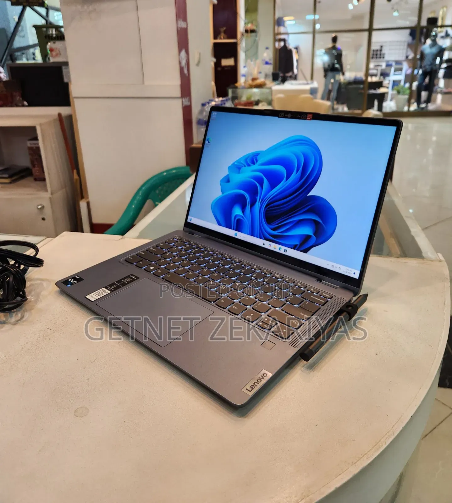 New Laptop Lenovo Yoga 7i 16GB Intel Core I7 SSD 1T