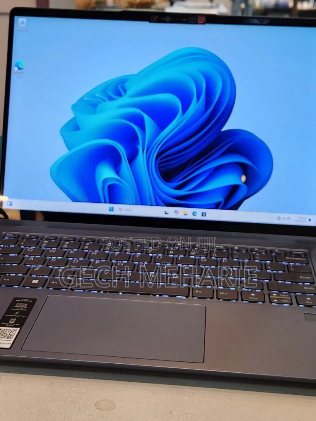 New Laptop Lenovo Yoga 7i 16GB Intel Core I7 SSD 1T