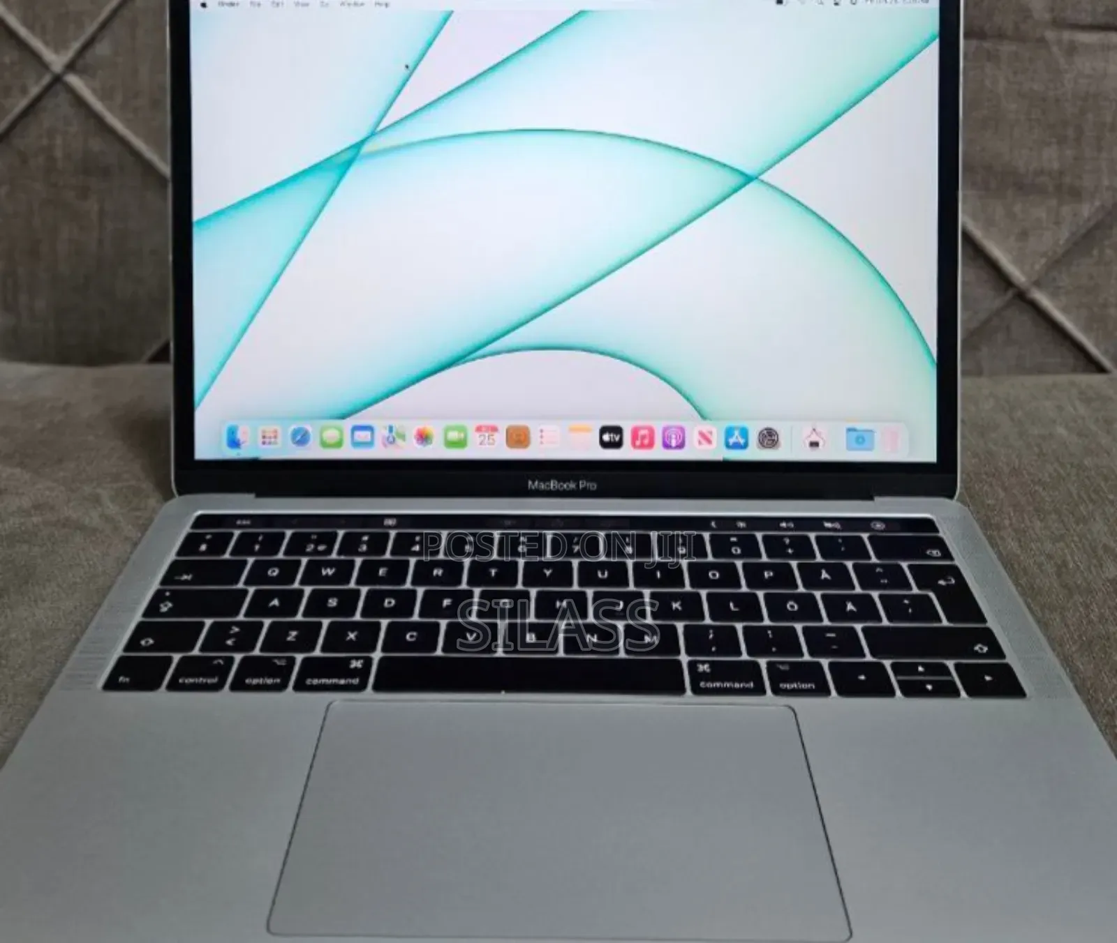 New Laptop Apple MacBook Pro 2020 16GB Intel Core I5 SSD 1T